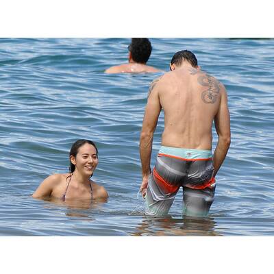 Sexy Jenson Button urlaubt mit Verlobter Jessica Michibata