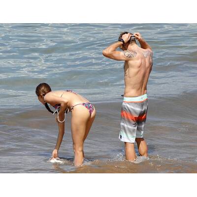 Sexy Jenson Button urlaubt mit Verlobter Jessica Michibata