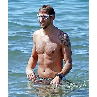 Sexy Jenson Button urlaubt mit Verlobter Jessica Michibata