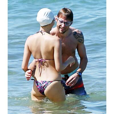 Sexy Jenson Button urlaubt mit Verlobter Jessica Michibata