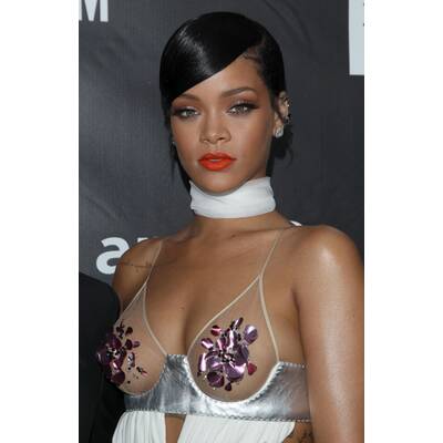 Welches Dekolleté gehört zu welchem Star?