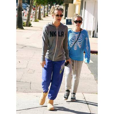 Kaley Cuoco kommt vom Yoga-Kurs