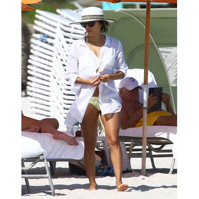 Eva Longoria zeigt heißen Bikini-Body