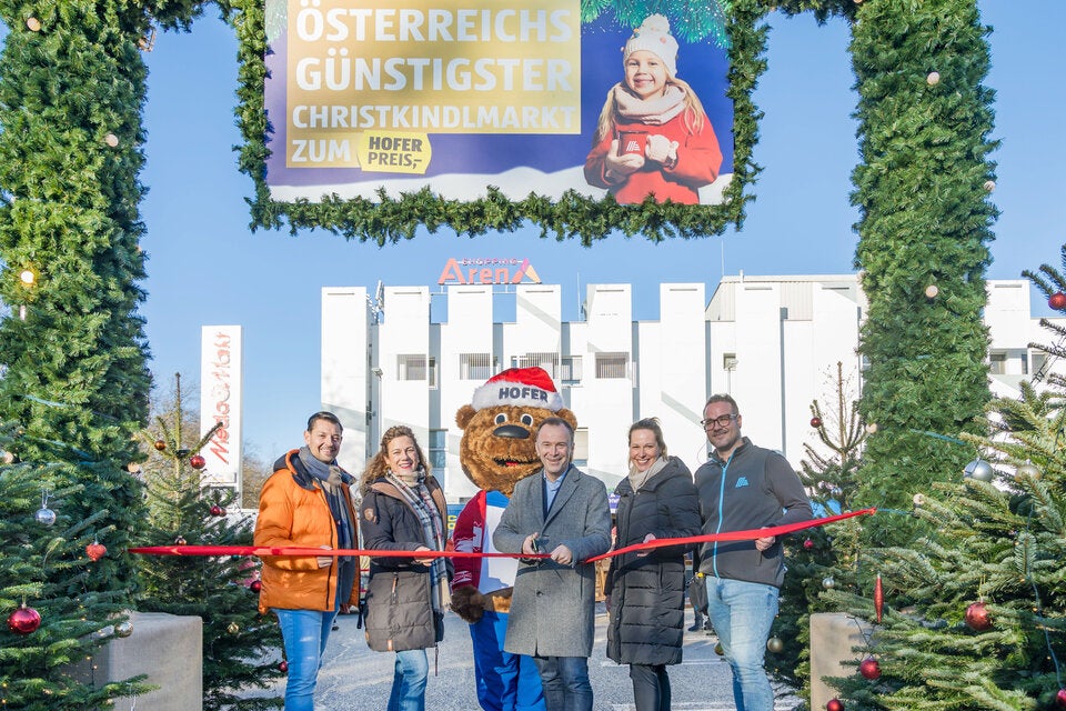 Hofer eröffnetr seinen ersten Christkindlmarkt