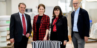 WK&Ouml;-Pr&auml;sidentin Schultz und WKN&Ouml;-Pr&auml;sident Ecker besuchten Wittmann M&ouml;belwerkst&auml;tten