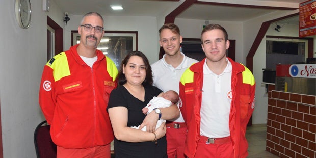 Der kleine Emir kam auf der A3 zur Welt