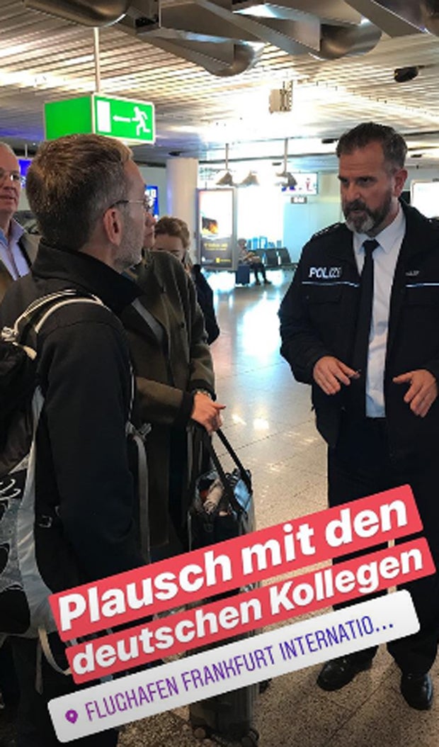 Kickl setzt sein lustiges Reisetagebuch fort