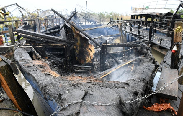 Vier Rundfahrtschiffe am Neusiedler See standen in Brand