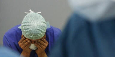 Horror: Frau bei vollem Bewusstsein operiert