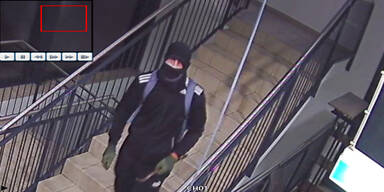 Wenn Sie diesen Mann sehen, rufen Sie die Polizei