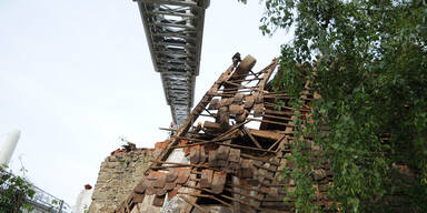 Geb&auml;udeeinsturz: Suche nach vermissten Personen