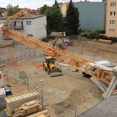 Kran stürzte auf Haus