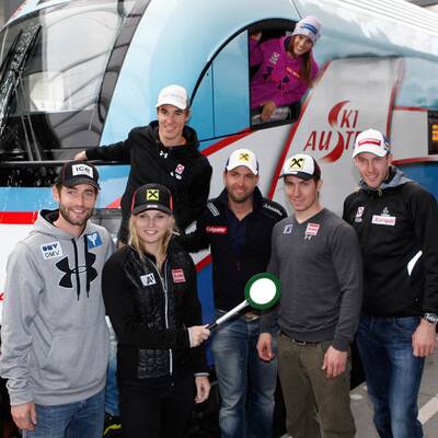 ÖSV-Stars präsentieren sich am Westbahnhof