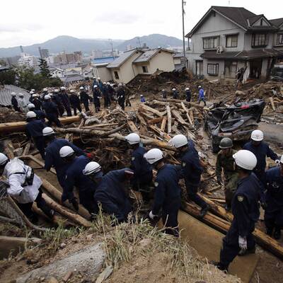 Gewaltiger Erdrutsch in Japan