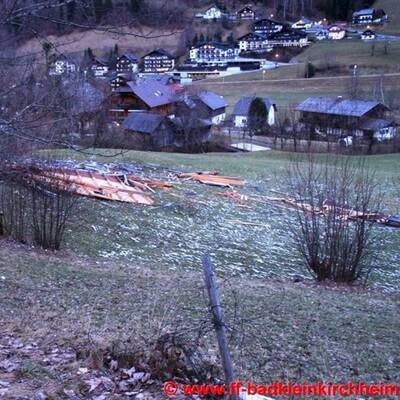 Trümmerteile nach dem Sturm