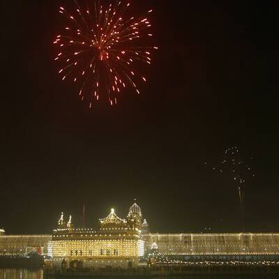 Feuerwerke über dem Goldenen Tempel