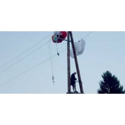 Hauptschirm defekt, mit Notschirm gelandet