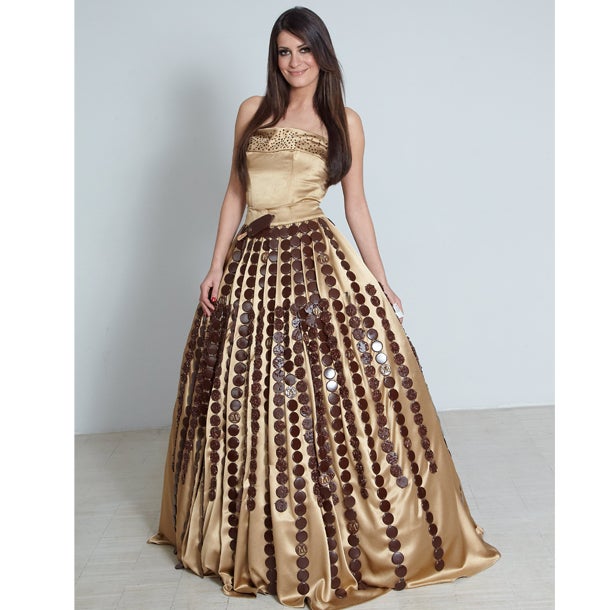 Golpashin: Schoko-Kleid als Aufreger