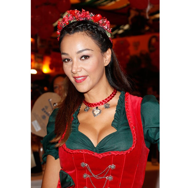 Vips auf der Wiesn mit Austro-Haarschmuck