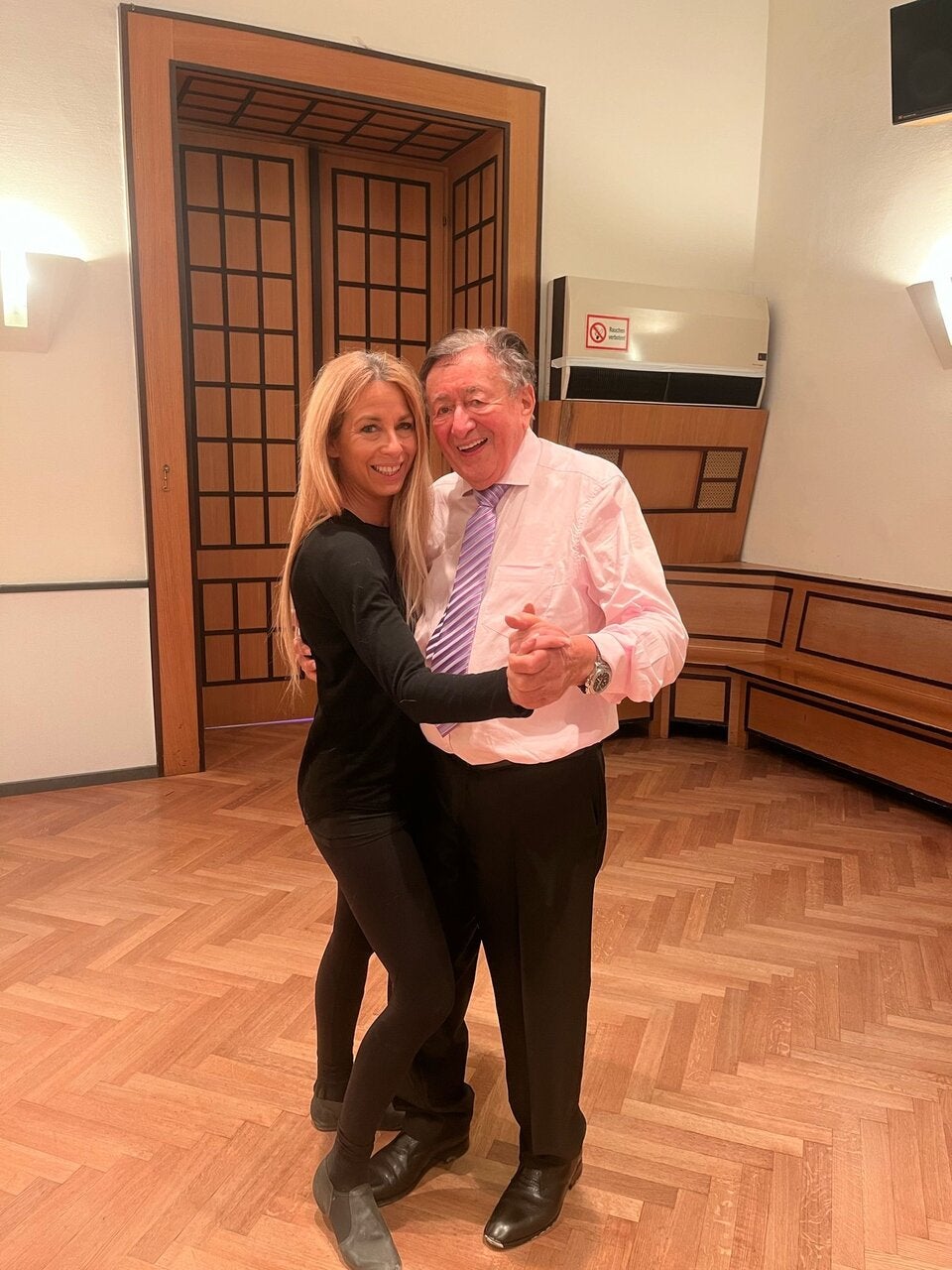 Lugner tanzt sich für Priscilla Presley warm