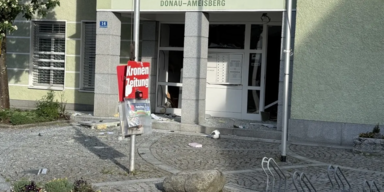 Gro&szlig;fahndung: Wieder Bankomat gesprengt