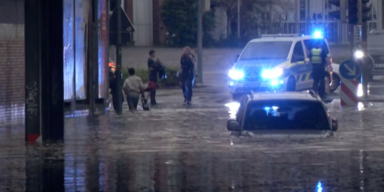 Deutsche Stadt versinkt im Unwetter-Chaos