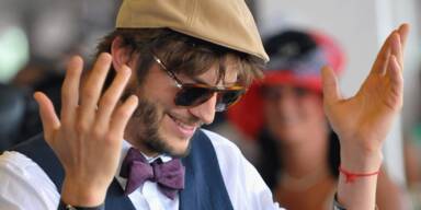 Schauspieler verkauft die besten T-Shirts der Welt!