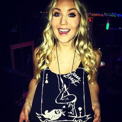 Das ist sexy Bier-Footballerin Alli Alberts