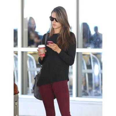 Alessandra Ambrosio am Flughafen Los Angeles 