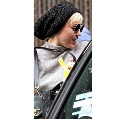 Miley Cyrus beim verlassen einer Hautklinik in Beverly Hills.