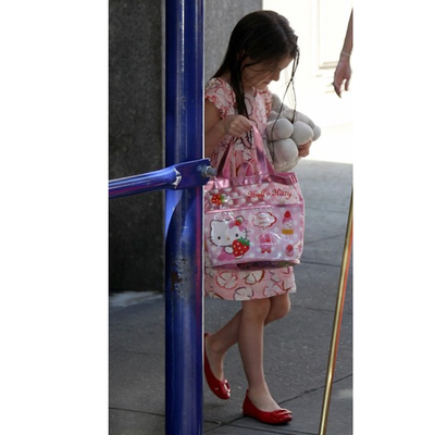 Suri liebt ihre Roger Vivier Schuhe 