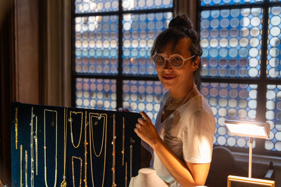 Handgefertigte Einzelstücke und kunstvolle Highlights aus den Bereichen Mode, Schmuck und Accessoires.