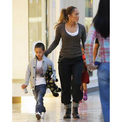Jennifer Lopez mit Kindern beim Shopping