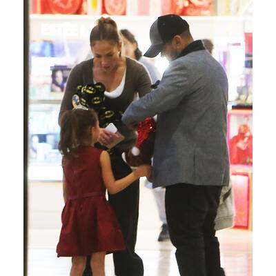 Jennifer Lopez mit Kindern beim Shopping