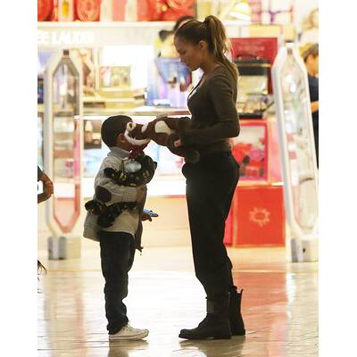 Jennifer Lopez mit Kindern beim Shopping