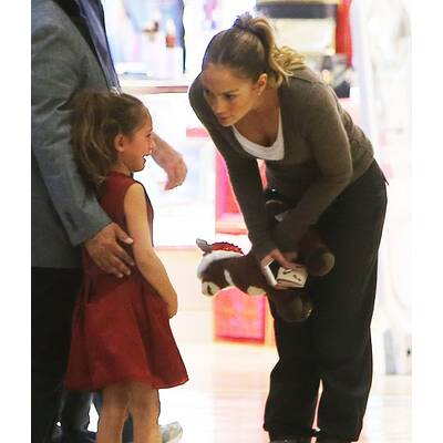 Jennifer Lopez mit Kindern beim Shopping