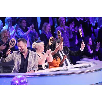 Rebecca, Stefanie & Magdalena dürfen weitertanzen - Aus für Joana. 