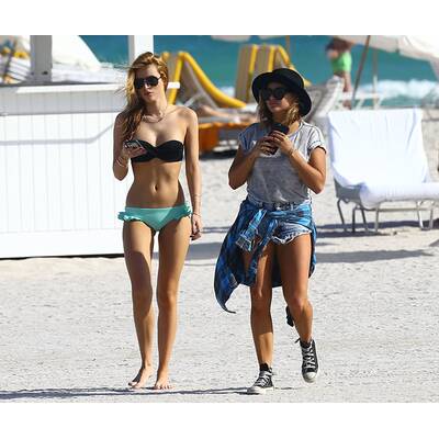 Bella Thorne: Sexy Beach-Body