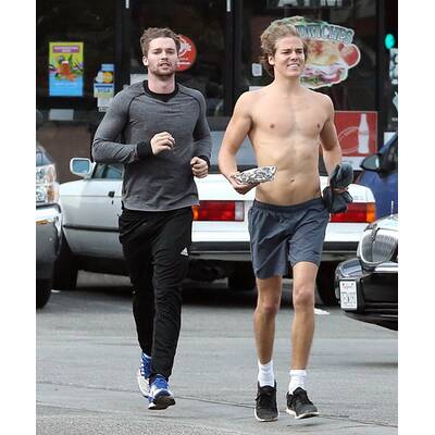 Patrick Schwarzenegger fleißig beim Joggen