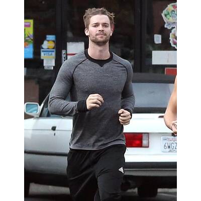 Patrick Schwarzenegger fleißig beim Joggen