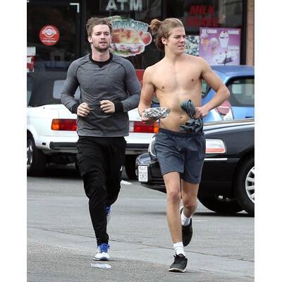 Patrick Schwarzenegger fleißig beim Joggen