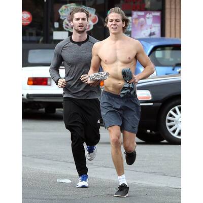 Patrick Schwarzenegger fleißig beim Joggen