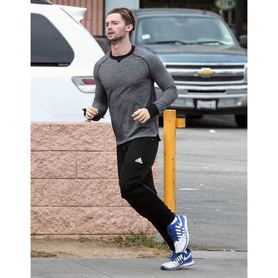 Patrick Schwarzenegger fleißig beim Joggen