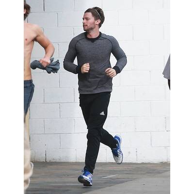 Patrick Schwarzenegger fleißig beim Joggen