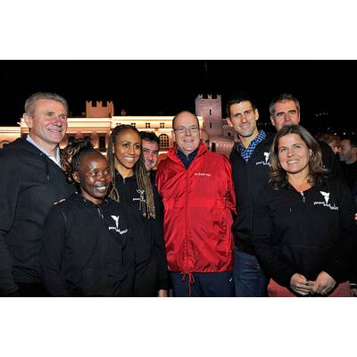 Fürst Albert marschiert für den guten Zweck