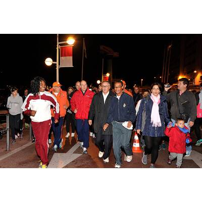 Fürst Albert marschiert für den guten Zweck