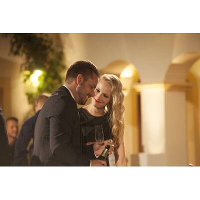 Bachelorette auf Liebesausflug mit den Kandidaten