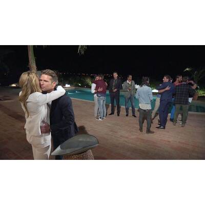 Bachelorette Anna begeht die vierte Nacht der Rosen