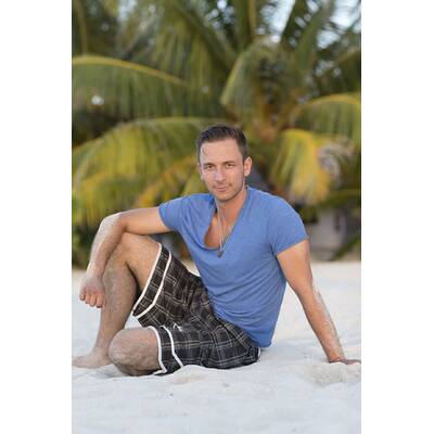 Bilder von Folge 1: Adam und Eva sind gestrandet im Paradies