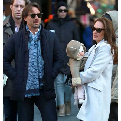 Tamara Ecclestone: Spaziergang mit Mann & Baby
